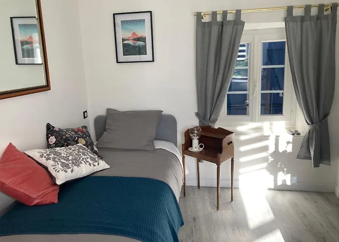 Aux 4 Logis Appart-Hotel - Studio Le Flore - Petit Dejeuner Inclus 1Ere Nuit